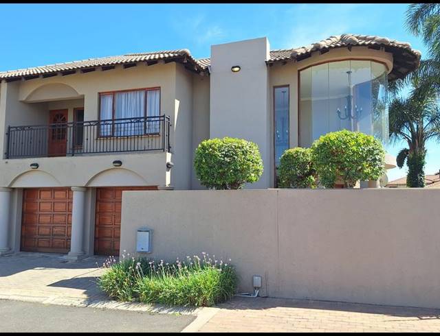 4 BEDROOM HOUSE FOR SALE IN SONNEVELD